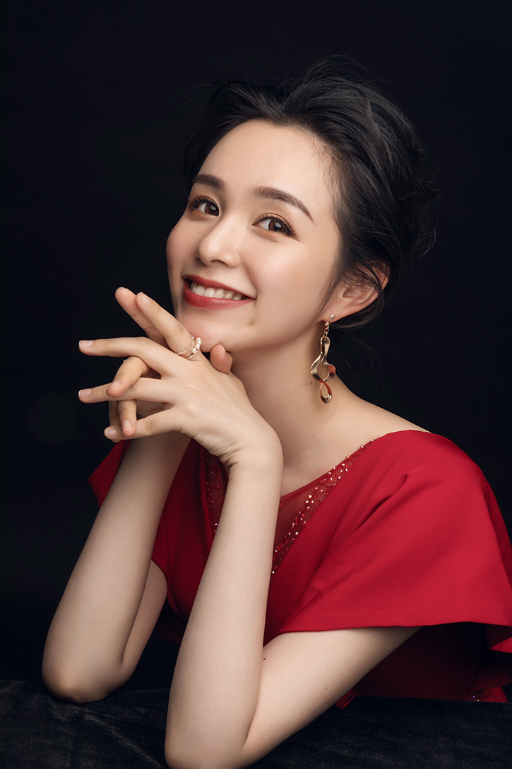 当红主持人夏子珺曾用名夏柏与您相约顺望蜜月之旅